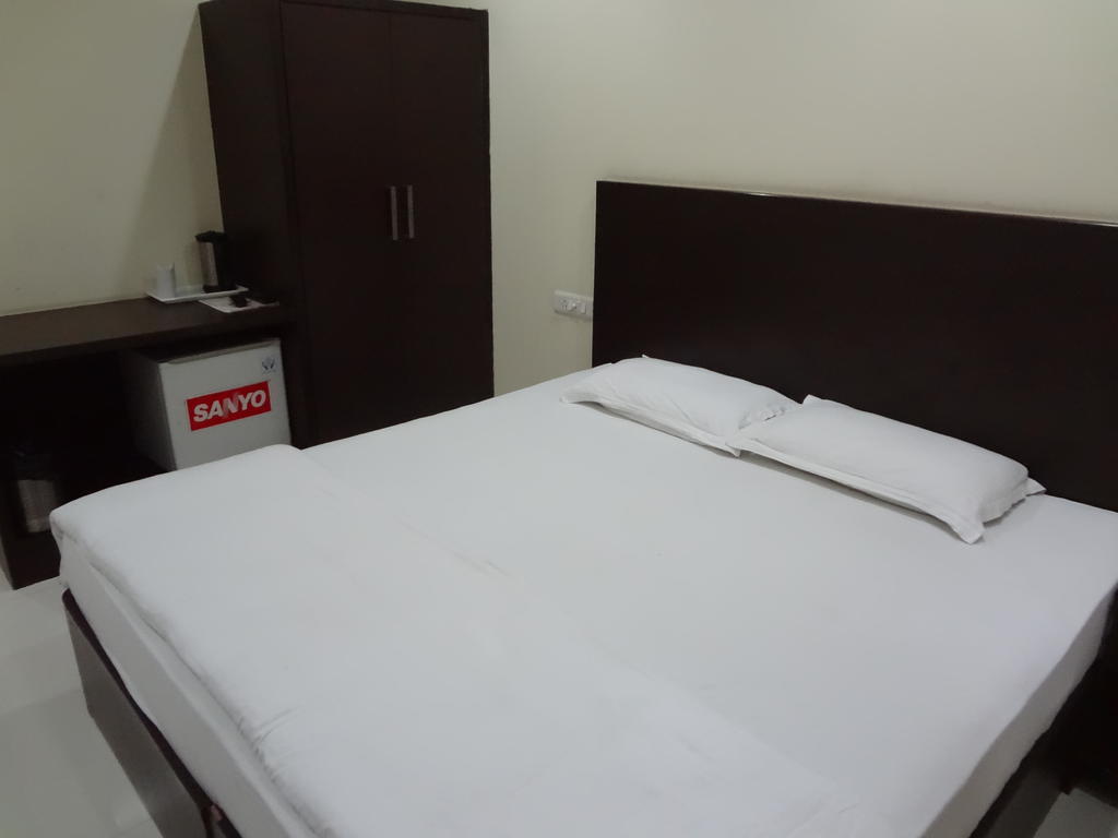 Hotel Siam International デリー エクステリア 写真