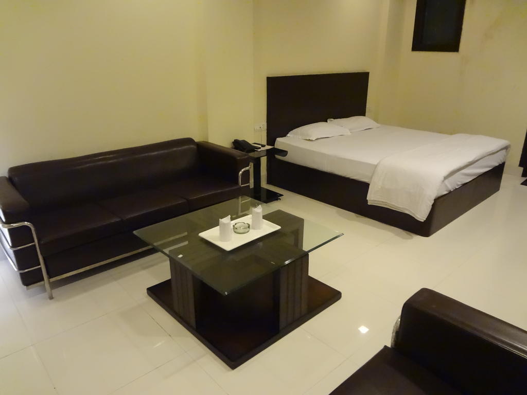 Hotel Siam International デリー エクステリア 写真