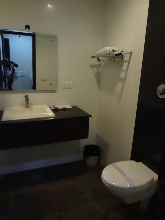 Hotel Siam International デリー エクステリア 写真