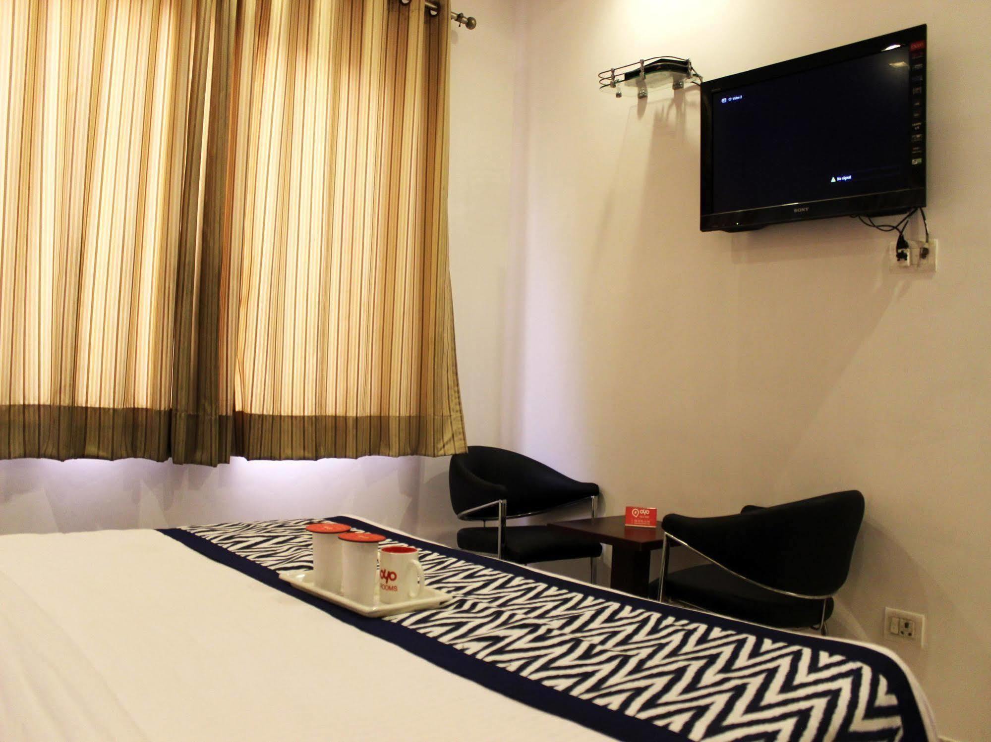 Hotel Siam International デリー エクステリア 写真