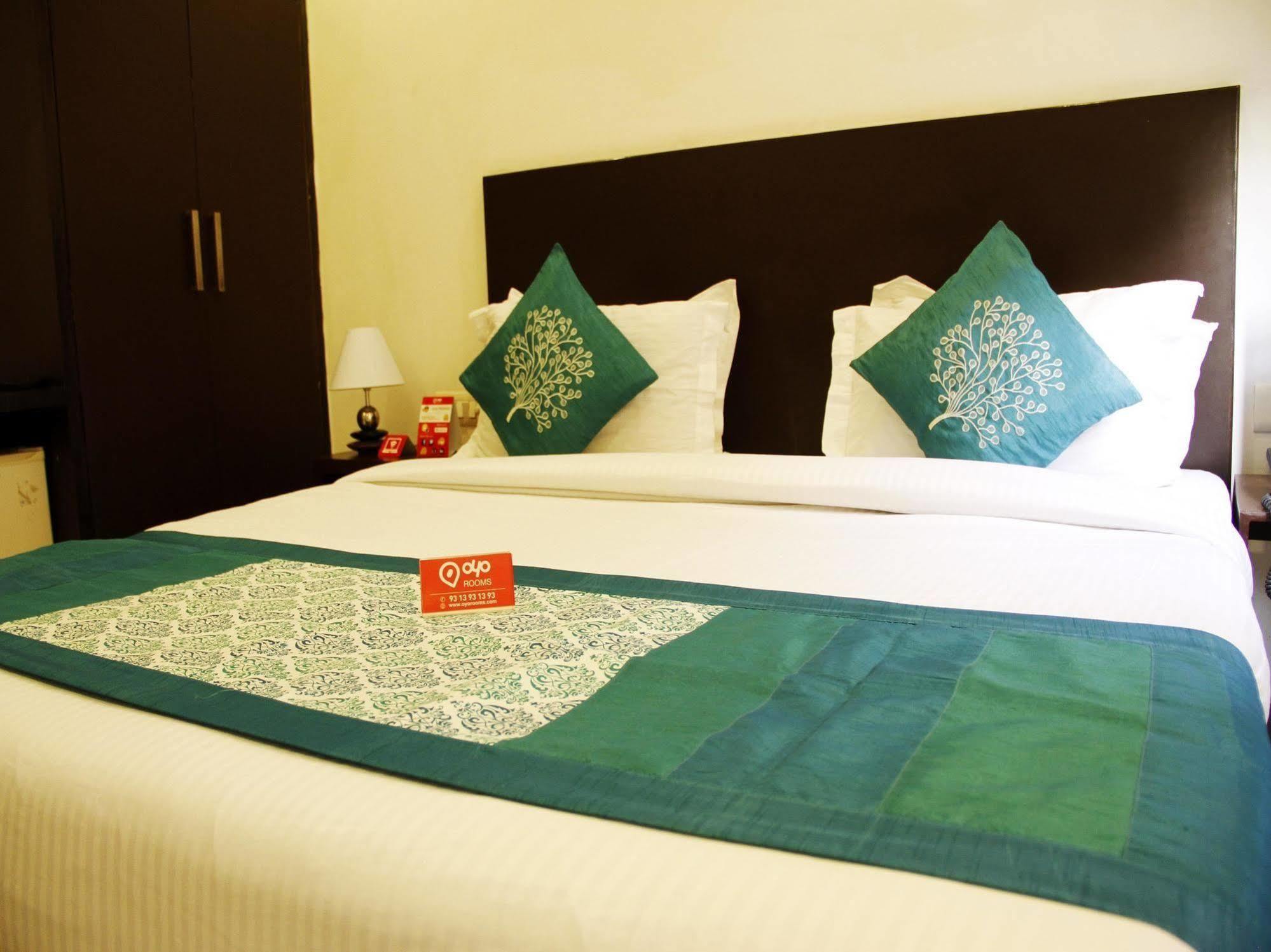 Hotel Siam International デリー エクステリア 写真